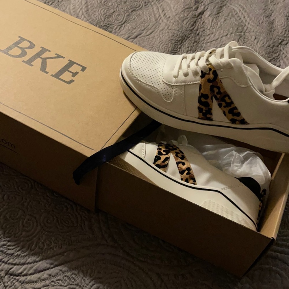 BKE white / Jaguar shoes